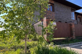 коттедж в молодежном